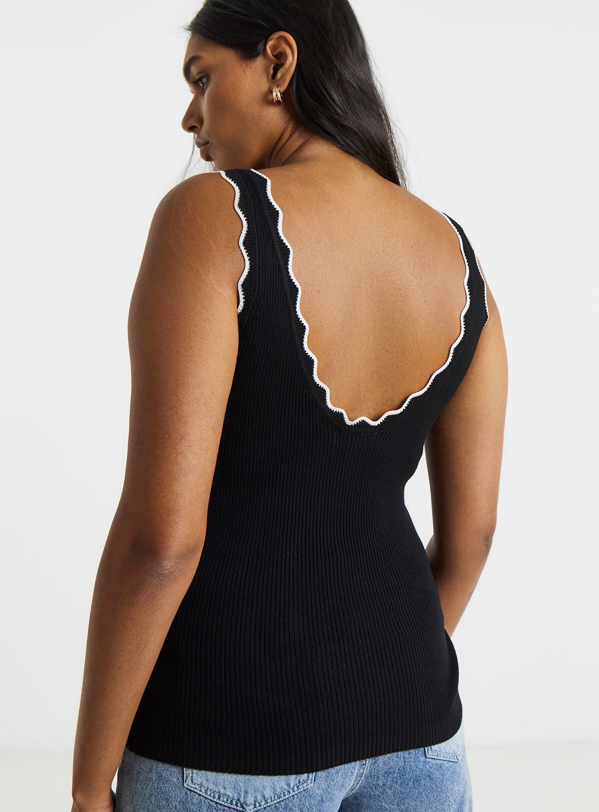 SIMPLY BE Contrast Scallop Rib Knit Vest 8-10 - Image 2 thumbnail